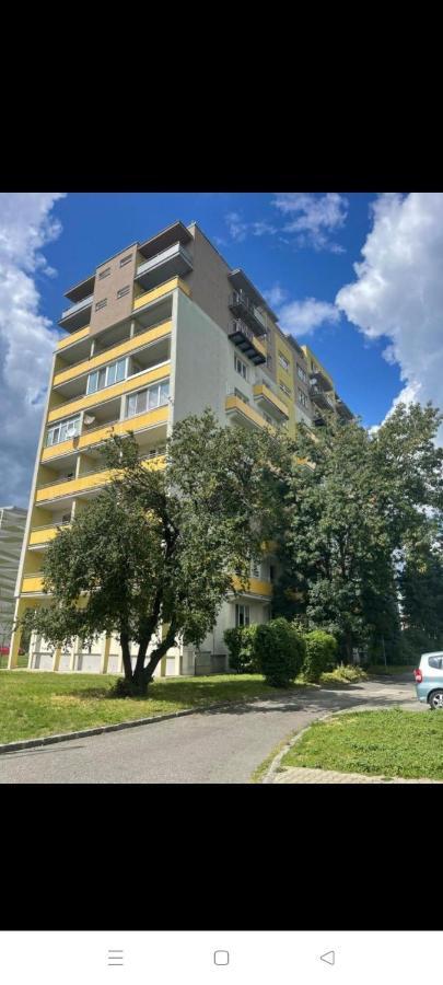 ברטיסלאבה Sag Riazanska Residence 3 Room Free Wi-Fi מראה חיצוני תמונה